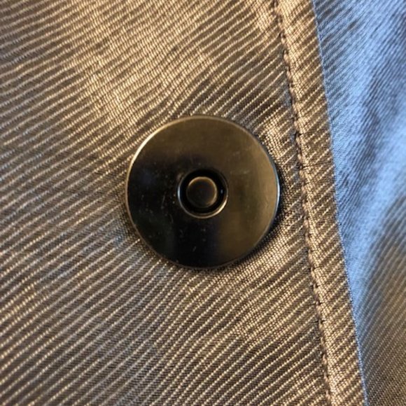 ⬇️Silver Metallic Blazer - Picture 3 of 4